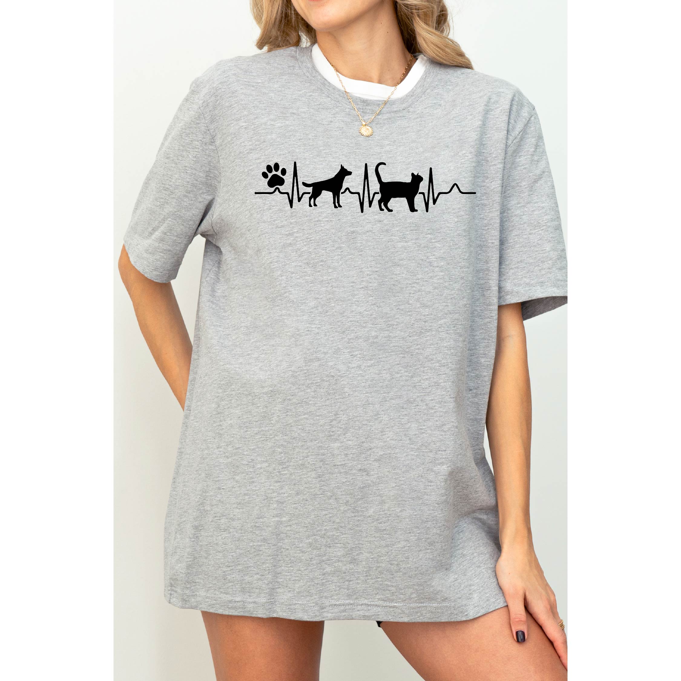 Animal Heartbeat T-Shirt: Vet Tech Gift, Dog Cat Mom Tee